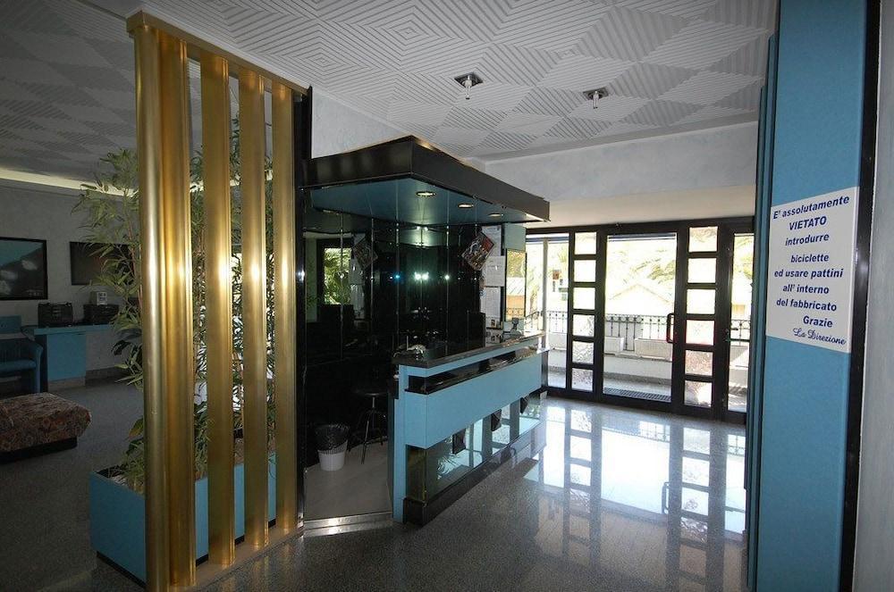 Residence 7 Bello 圣贝内代托-德尔特龙托 外观 照片